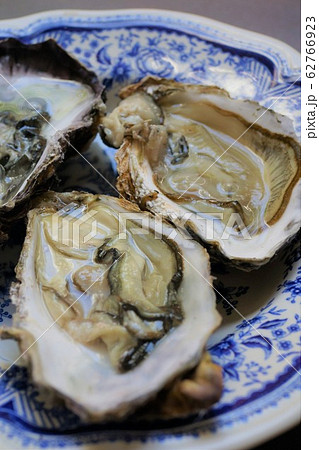 牡蠣 貝殻付きむき身 広島産 牡蠣 貝殻付きむき身 広島産 62766923