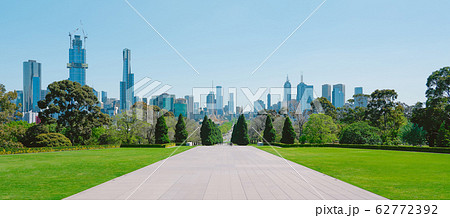 Melbourne cityscape view 62772392