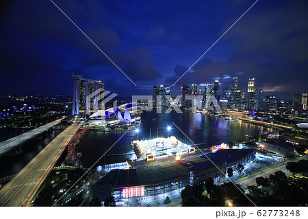 シンガポール 夜景 マリーナベイ マリーナベイサンズ リッツカールトンの写真素材