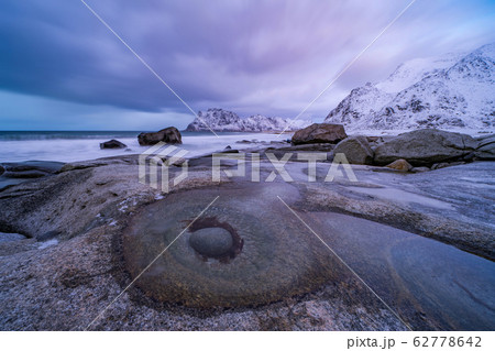 An egg stone. Seascape at Eggum beach in Lofoten 62778642