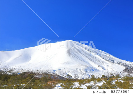 【長野県】冬の浅間山 62778664