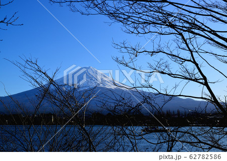 河口湖 からの富士山の夕景 河口湖 からの富士山の夕景 62782586