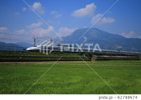 夏の東海道新幹線 62788674