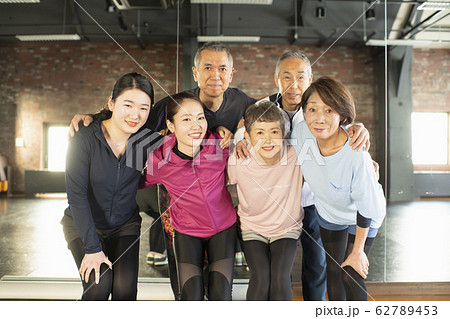 多世代の6人のポートレート 多世代の6人のポートレート 62789453
