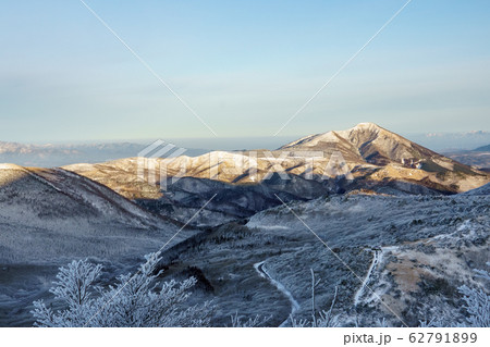 冬山の朝 62791899