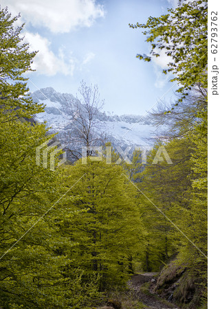 mountain landscape in the Pyrenees, France mountain landscape in the Pyrenees, France 62793762