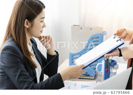 Female business woman 62795666