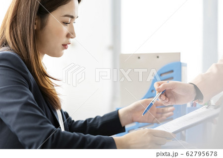 Female business woman Female business woman 62795678