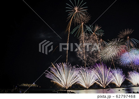 【静岡県伊東市】第72回按針祭海の花火大会 62797468