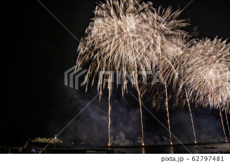 【静岡県伊東市】第72回按針祭海の花火大会 62797481