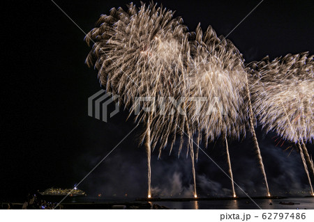 【静岡県伊東市】第72回按針祭海の花火大会 62797486
