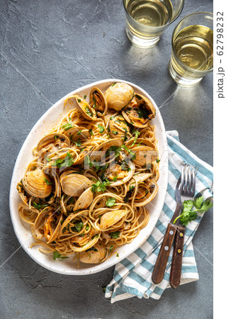 Seafood Pasta. ITALIAN SPAGHETTI ALLE VONGOLE. Seafood Pasta. ITALIAN SPAGHETTI ALLE VONGOLE. 62798232