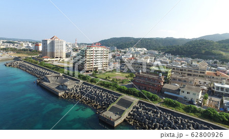 沖縄県名護市東江海岸空撮 62800926
