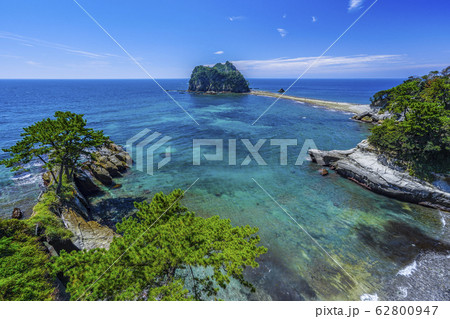 静岡県 西伊豆 トンボロ現象 堂ヶ島 三四郎島の写真素材