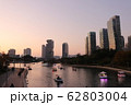 夕暮れ 午後 夕焼け 62803004