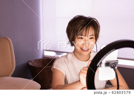 女性　ポートレート 62803579