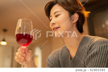 女性　ポートレート 62803585