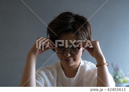 女性 ポートレート 女性 ポートレート 62803613