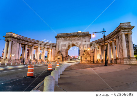 Manhattan Bridge Arch and Colonnade 62806698