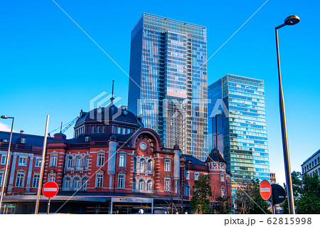 日本の東京都市景観 東京駅(新型コロナウイルス侵入禁止)=2020年2月27日 日本の東京都市景観 東京駅(新型コロナウイルス侵入禁止)=2020年2月27日 62815998