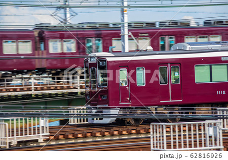 大阪市淀川区・淀川を渡る阪急電車 62816926