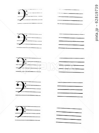音楽判テンプレート ヘ音記号と五線譜記入ボックス 学習用のイラスト素材