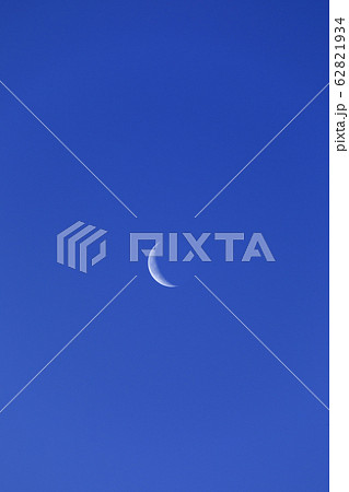 夜明けの三日月 62821934