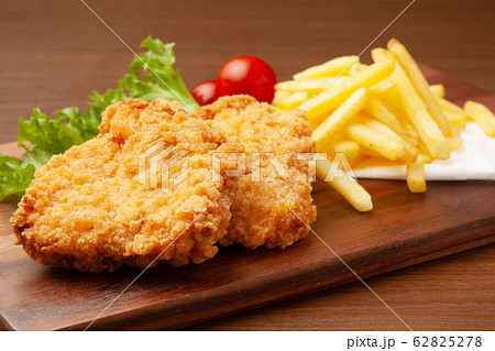 フライドチキン 62825278