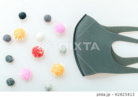 マスクとウイルス・菌のイメージ 62825813