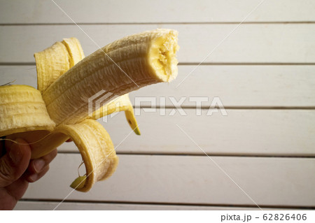 かじったバナナ1 a bitten banana 1 かじったバナナ1 a bitten banana 1 62826406