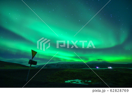 アイスランドの絶景 星空とオーロラの写真素材