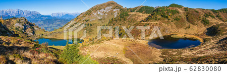 Autumn alpine Paarsee or Paarseen lakes, Land Autumn alpine Paarsee or Paarseen lakes, Land 62830080