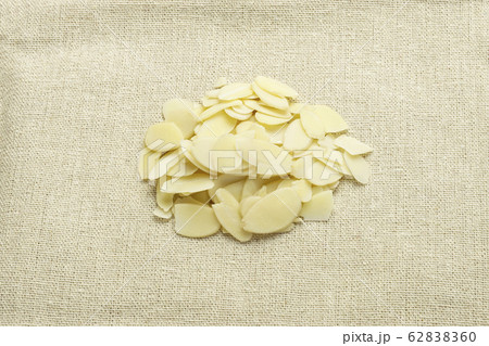 アーモンドスライス 62838360