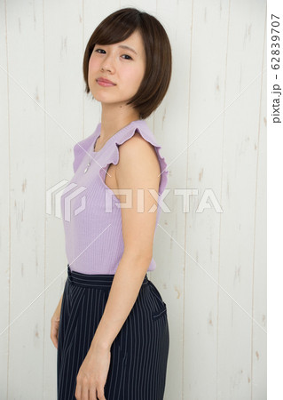 夏服の女性 夏服の女性 62839707