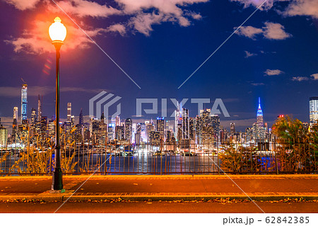 《ニューヨーク》マンハッタンの夜景・ハミルトンパークより 《ニューヨーク》マンハッタンの夜景・ハミルトンパークより 62842385