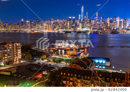 《ニューヨーク》マンハッタンの夜景・ハミルトンパークより 62842400