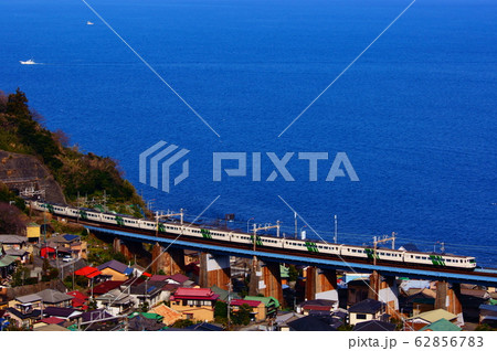 相模湾の大絶景!!　青い海と185系・特急踊り子 62856783
