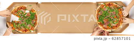 Pizza with Tomatoes, Prosciutto, Arugula and 62857101