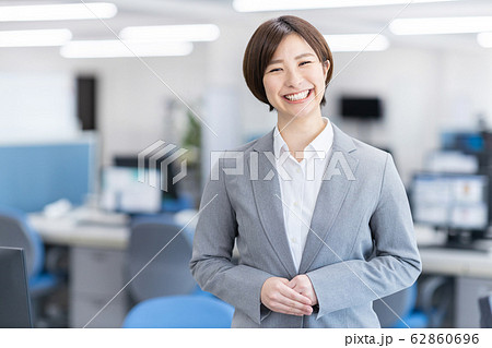 女性　ビジネスシーン 62860696