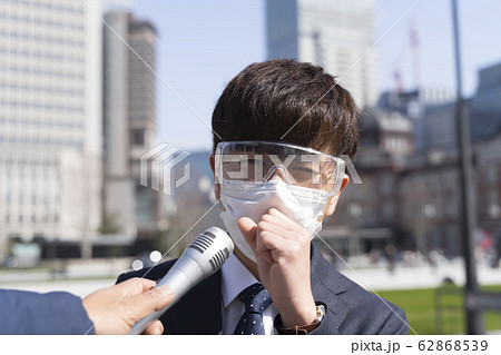 インタビュー　マスクとゴーグルの男性　イメージ 62868539