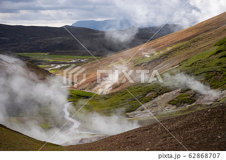 Beautiful landscape with glacier, hills and moss on the Fimmvorduhals trail near Landmannalaugar of 62868707