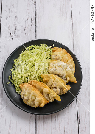 揚げ餃子 揚げ餃子 62868897