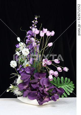 Bouquet of Artificial Flower Colorful, Black 62871552