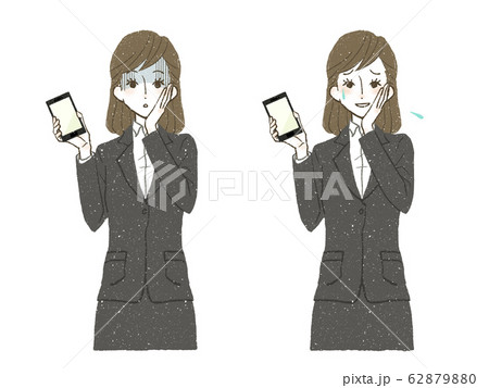 スーツの女性-スマートフォン-ショック-困惑 スーツの女性-スマートフォン-ショック-困惑 62879880
