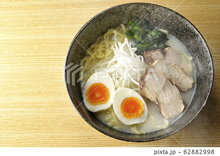 鶏白湯拉麺 62882998