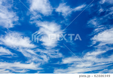 青空と白い雲 青空と白い雲 62886349