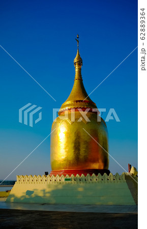 Sunset view to Bu Paya pagoda, Bagan, Myanmar Sunset view to Bu Paya pagoda, Bagan, Myanmar 62889364