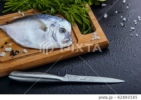 Fresh fish (Vomer or Selene setapinnis )  62893585