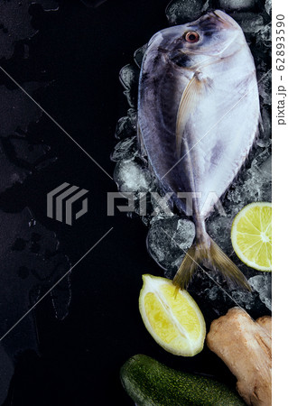 Fresh fish (Vomer) qarter of lemon,  62893590