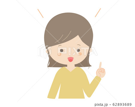 上を向いて説明する若い女性 62893689